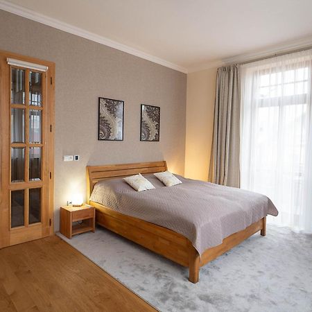 Executive 2-Bdrm Central Suite Усти-над-Лабем Экстерьер фото
